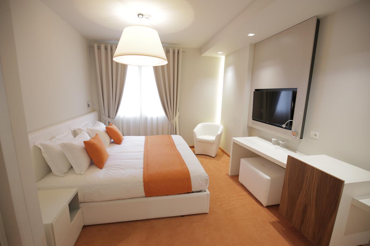 Hotel Bulqiza Bulqize Exteriör bild