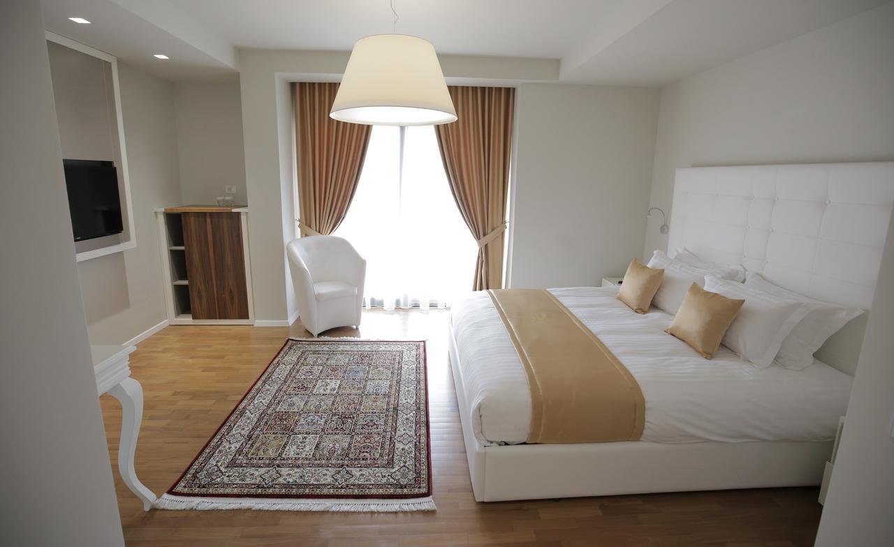 Hotel Bulqiza Bulqize Exteriör bild