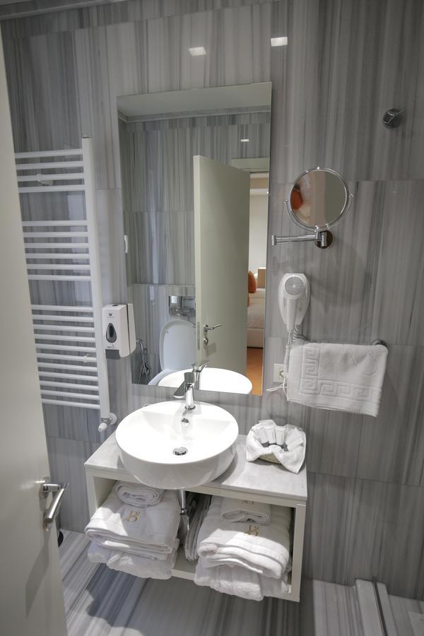 Hotel Bulqiza Bulqize Exteriör bild