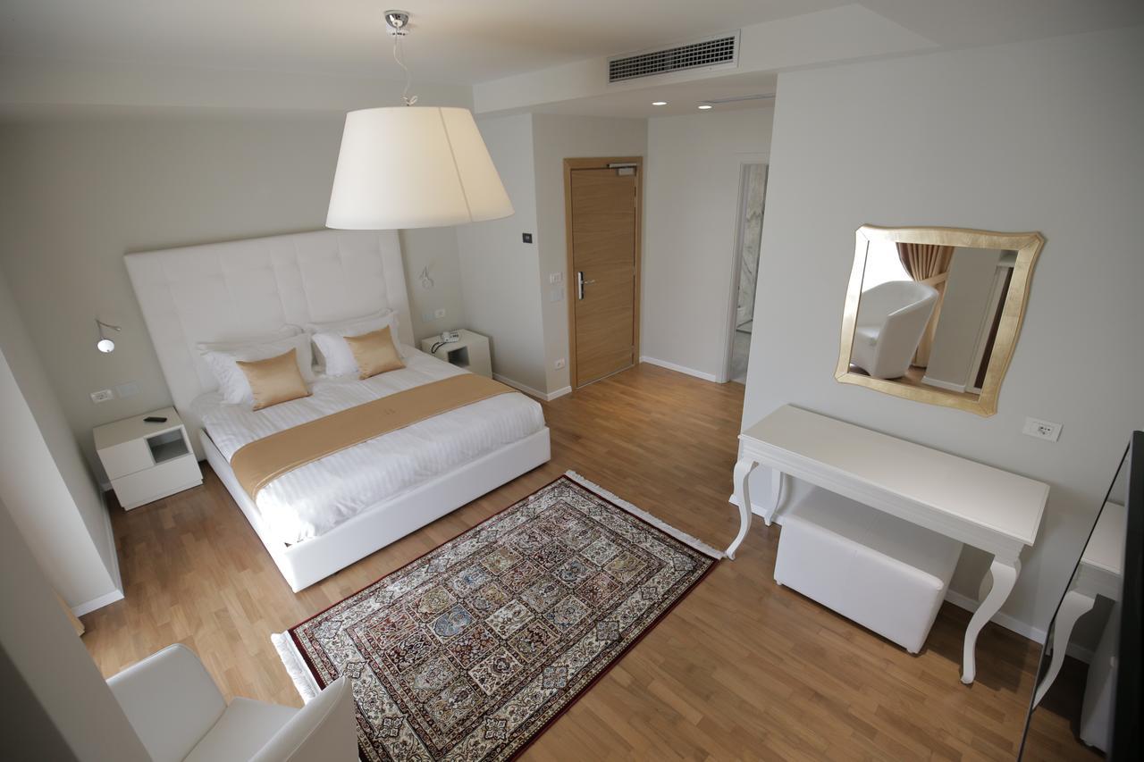 Hotel Bulqiza Bulqize Exteriör bild